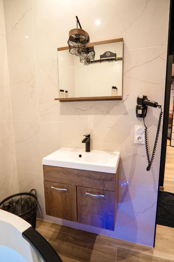 Capsule Japon - Jacuzzi - Netflix & Ecran Cinema - Xbox Apartment Trith-Saint-Leger Exterior photo